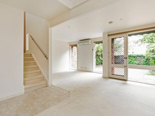 Townhouse for rent in Horseshoe Creek, South Australia