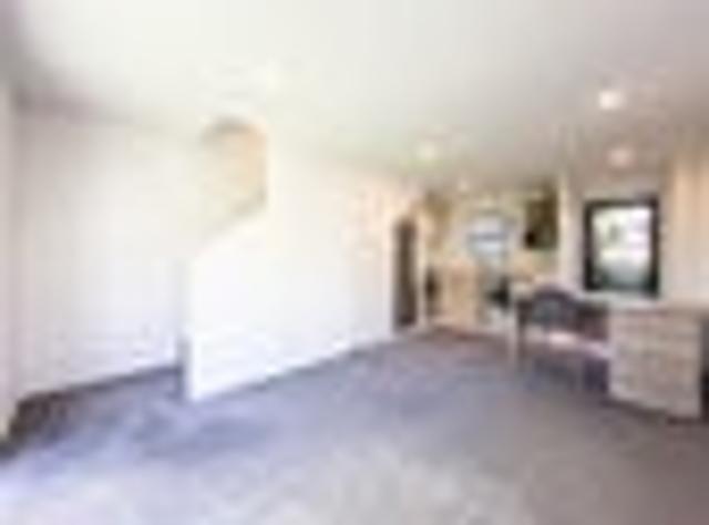 Townhouse for sale in Heathcote, Canterbury