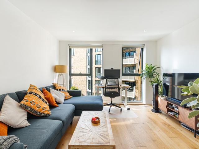 Apartment for rent in Shacklewell, Greater London