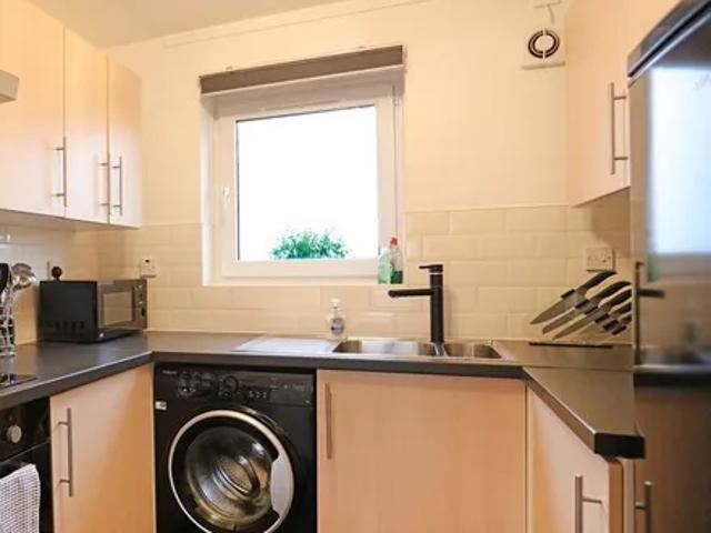 Apartment for rent in Maybury, Scotland