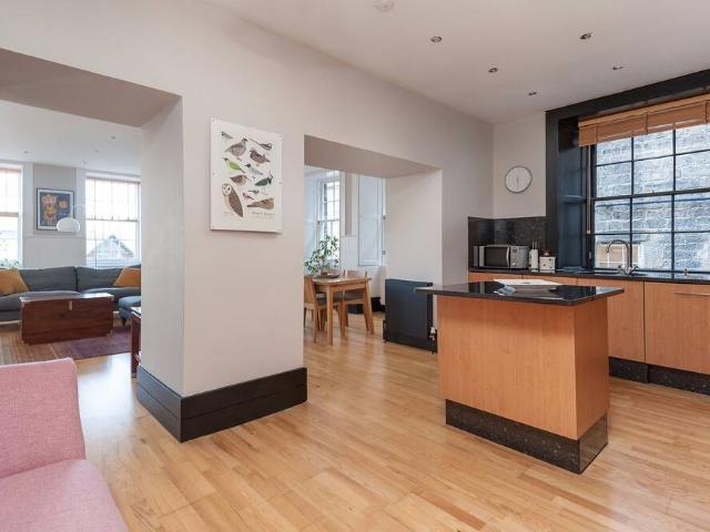 Apartment for rent in Abbeyhill, City of Edinburgh