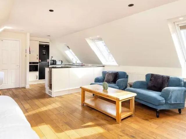 Apartment for rent in Broughton, Scotland
