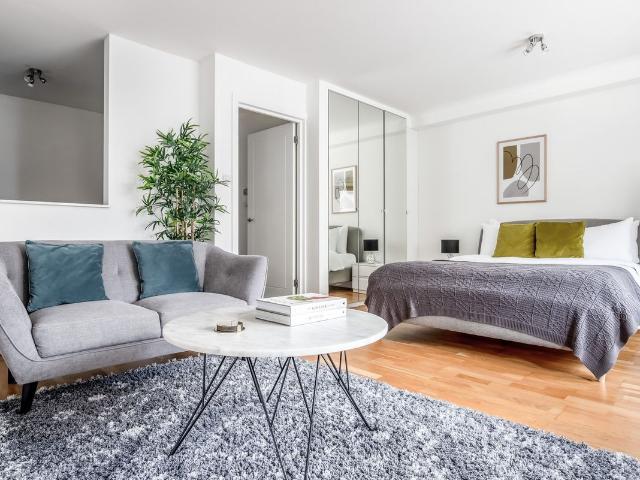 Studio for rent in Aldgate, Lyons