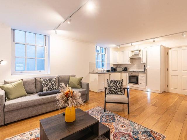 Apartment for rent in Bank, Greater London