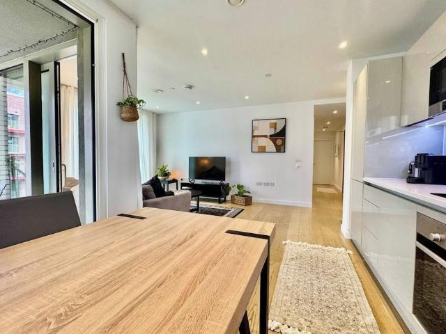 Apartment for rent in Bank, Greater London