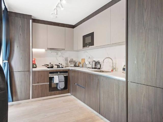 House for rent in Bank, Greater London