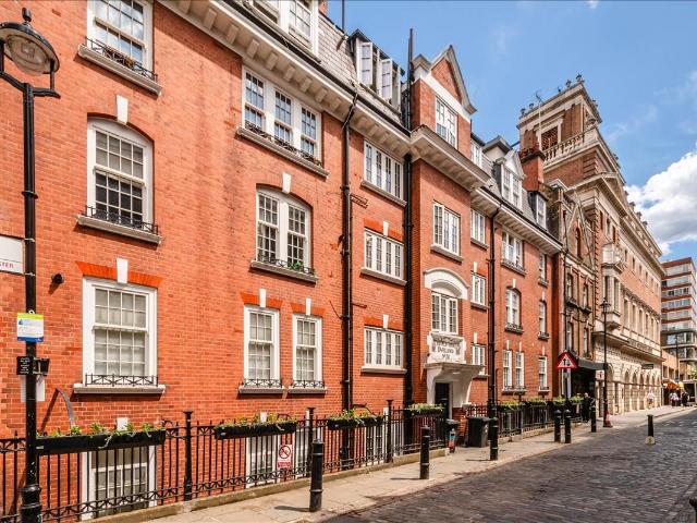 Apartment for rent in Soho, Greater London
