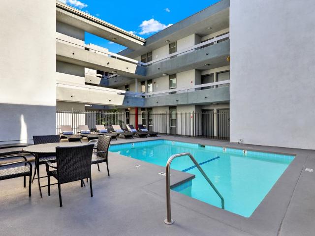 Apartment for rent in Canoga Park, California