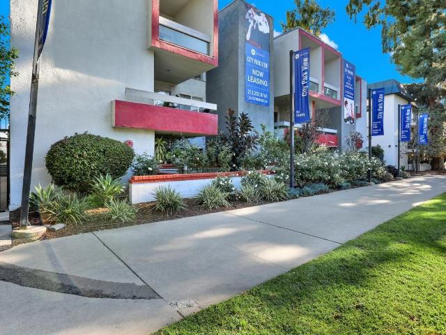 Apartment for rent in Canoga Park, California