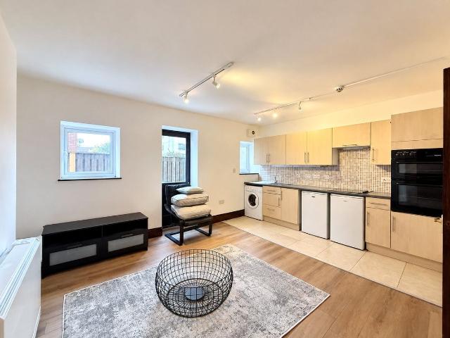 Studio for rent in Stokes Croft, Bristol