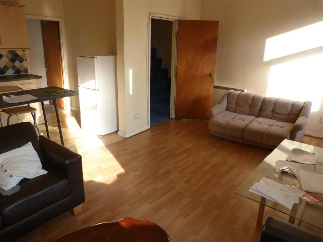 Apartment for rent in Plasnewydd, Falcon Lodge