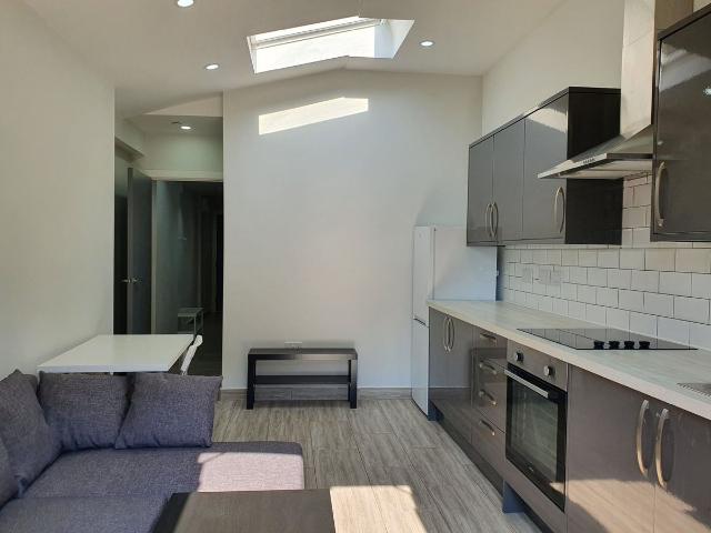Apartment for rent in Plasnewydd, Falcon Lodge