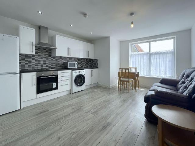 Apartment for rent in Plasnewydd, Falcon Lodge