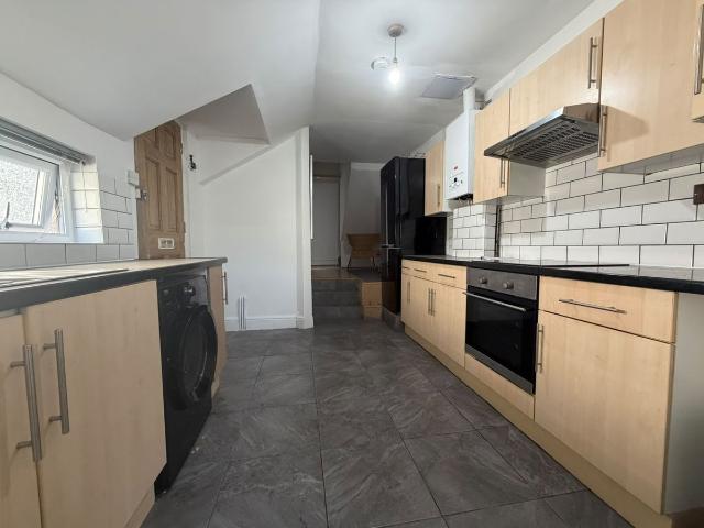 Apartment for rent in Plasnewydd, Falcon Lodge