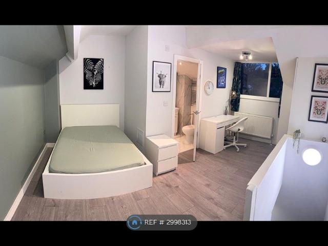Room for rent in Sheaf Valley Quarter, Sheffield