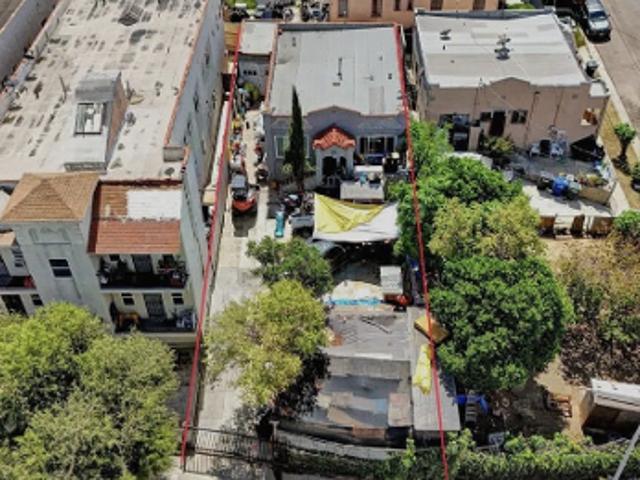 House for sale in East Los Angeles, Canoga Park