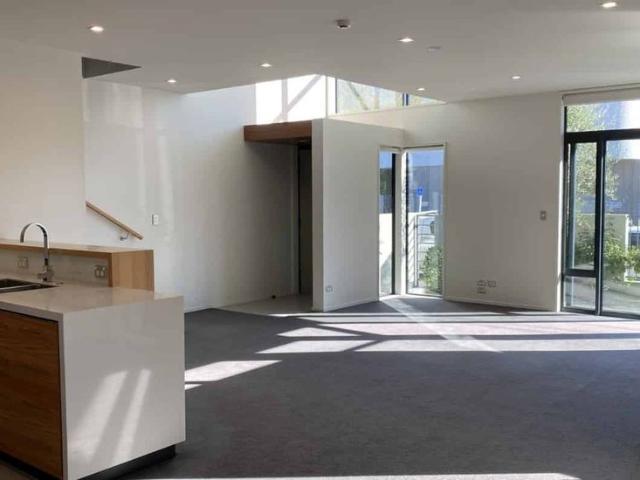 Townhouse for rent in Heathcote, Canterbury
