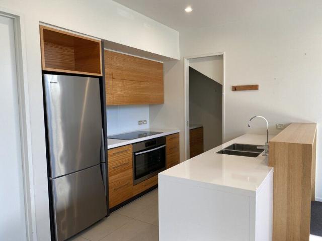 Townhouse for rent in Heathcote, Canterbury