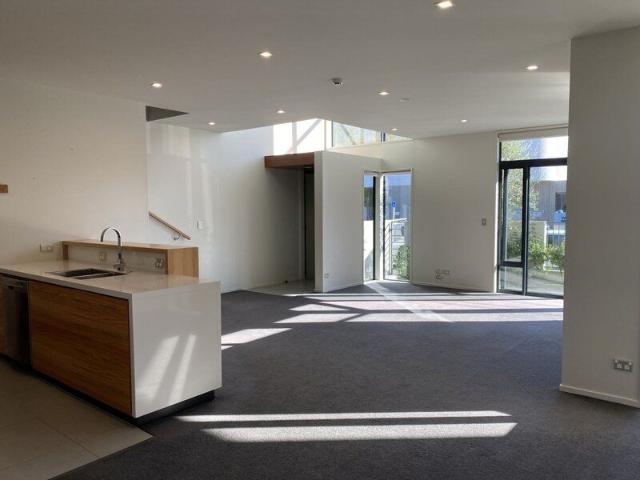 Townhouse for rent in Heathcote, Canterbury