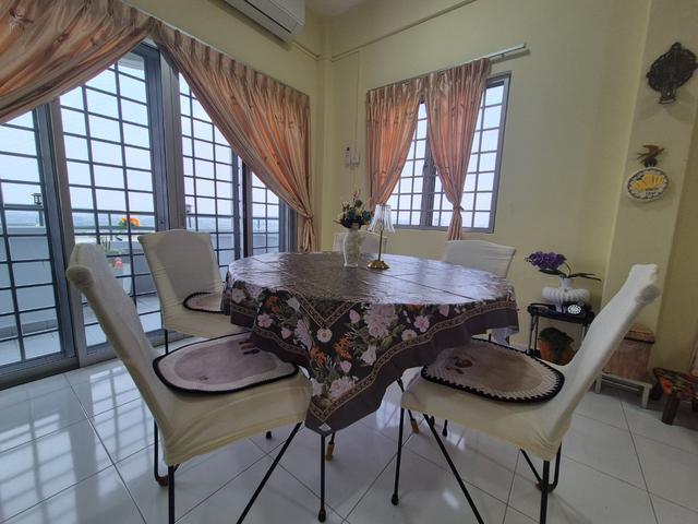 Condominium for rent in Malaka