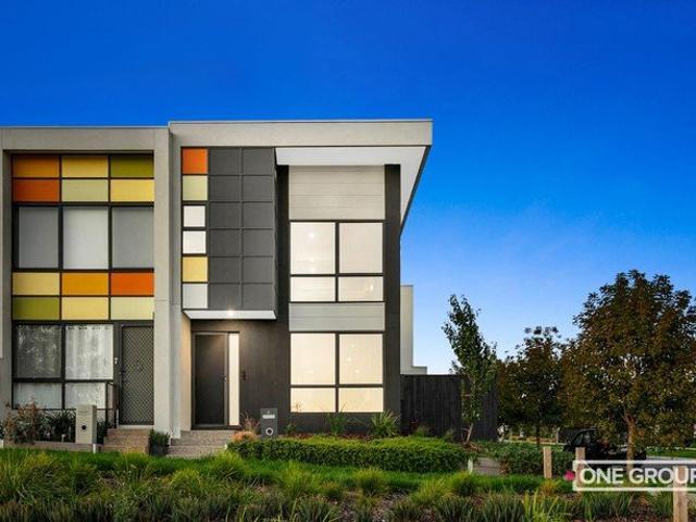 Townhouse for sale in Camerons Creek, Victoria