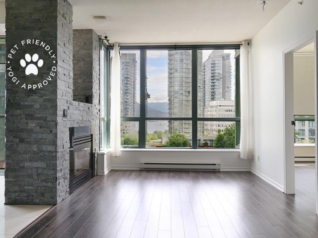 Apartment for rent in Coal Harbour, Vancouver