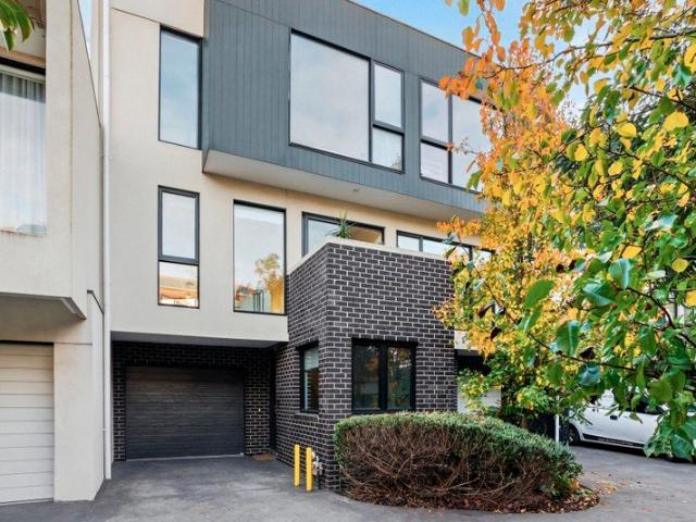 Townhouse for sale in Camerons Creek, Victoria