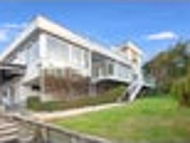 House for sale in Chaslands, Canterbury