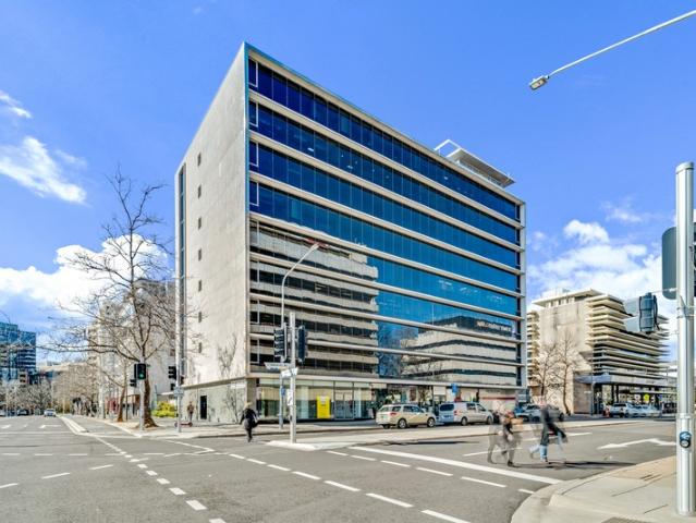 Showroom for rent in City