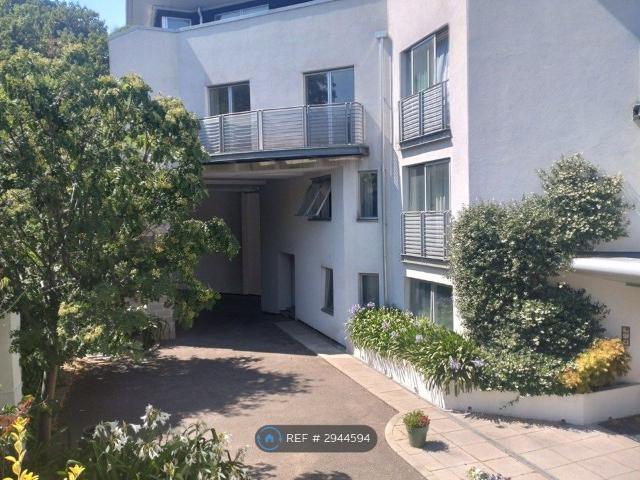 Apartment for rent in Charlton, Greater London
