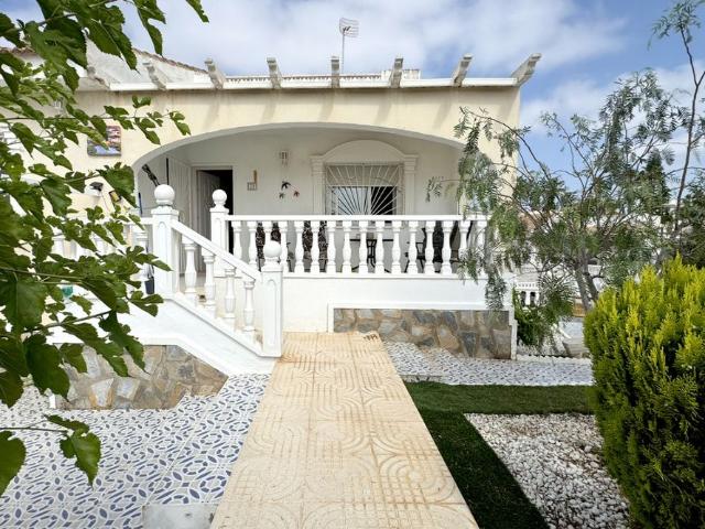 Casa en alquiler en Urbanización Doña Pepa, el Baix Segura / La Vega Baja