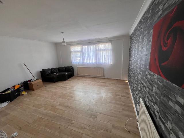 House for rent in Barkingside, Greater London