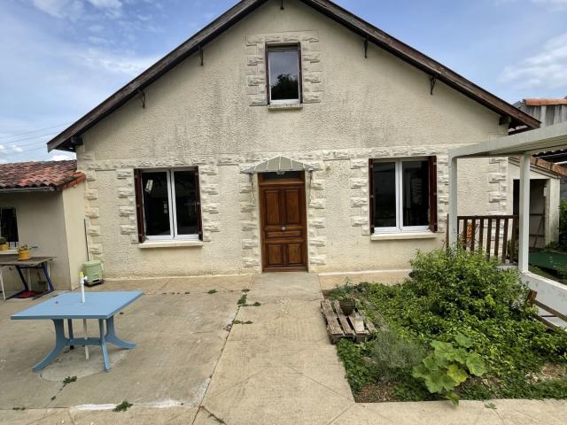 Maison vente à Montmorillon, Civray