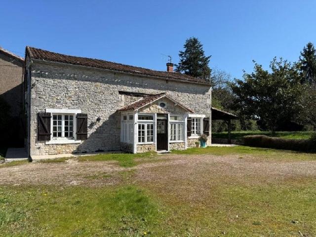 Maison vente à Montmorillon, Civray
