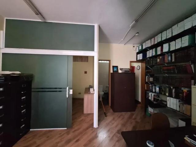 Ponto Comercial aluguel em Região Imediata de São Paulo, Região Metropolitana de São Paulo