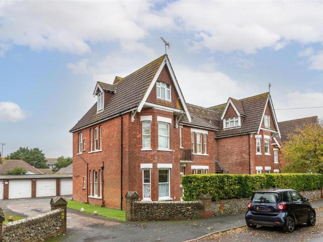 Apartment for rent in Rustington, Arun