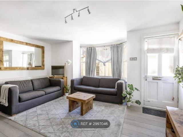 Apartment for rent in Stockwell, Greater London