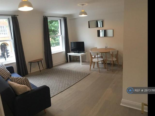 Apartment for rent in Oval, Greater London
