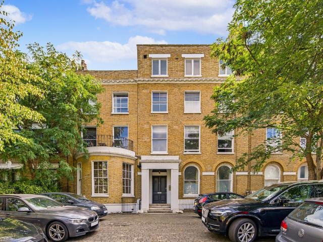 Apartment for rent in Stockwell, Greater London