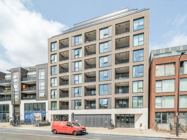 Apartment for rent in Stockwell, Greater London