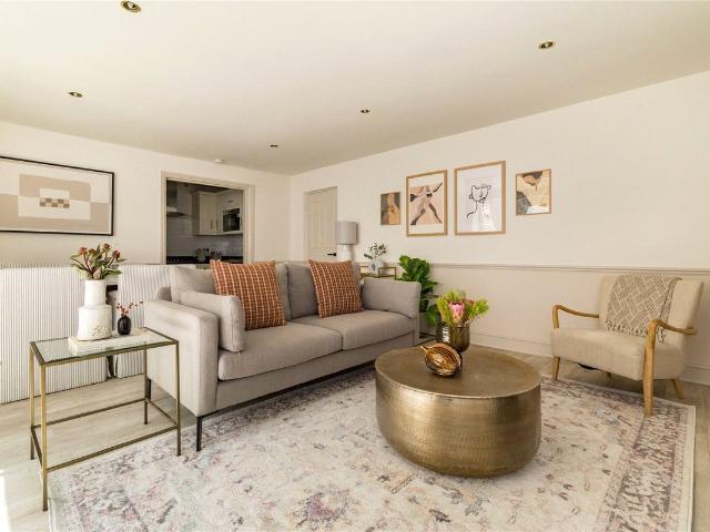 Apartment for rent in Stockwell, Greater London