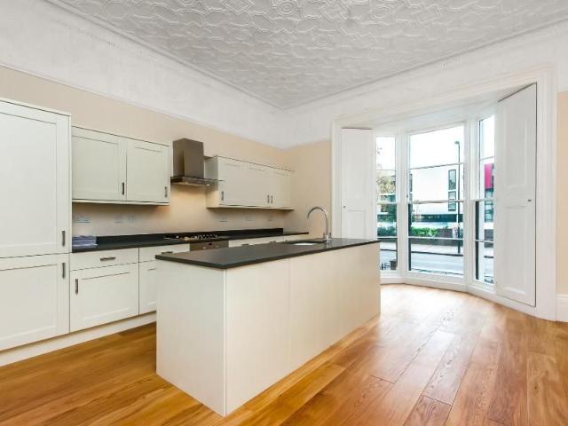 Apartment for rent in Stockwell, Greater London