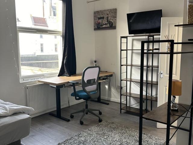 Studio for rent in London Borough of Lambeth, Greater London