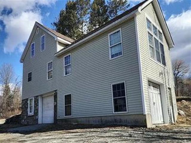 House for sale in Lagrangeville