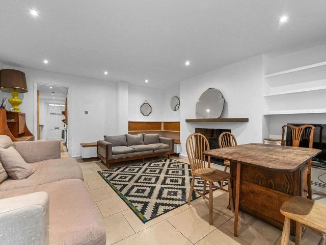Apartment for rent in Stamford Hill, Greater London