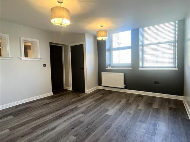 Apartment for rent in Woolshops, Calderdale