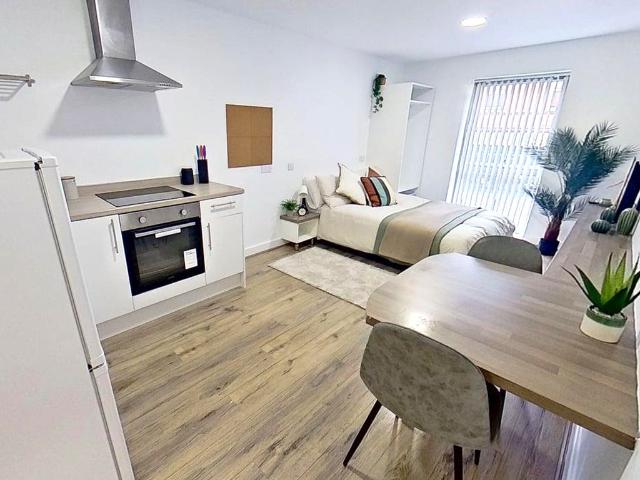 Studio for rent in St Ann's, Haddon