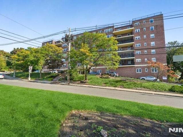 Condo for sale in Montclair, Essex County