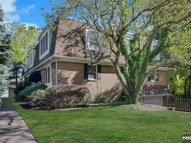 Condo for sale in Montclair, Essex County