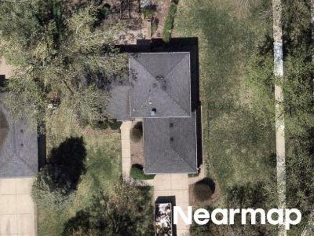 House for sale in Darien